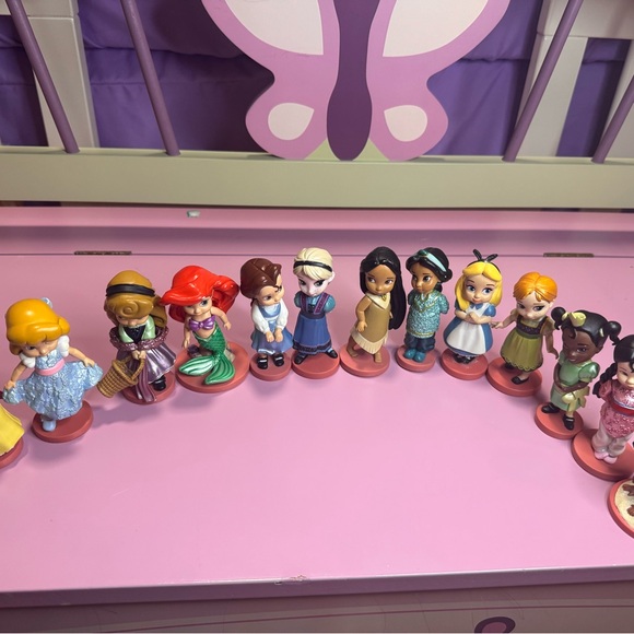 13 Disney Princess Figurine Animators Set - Multicolor - Picture 1 of 6